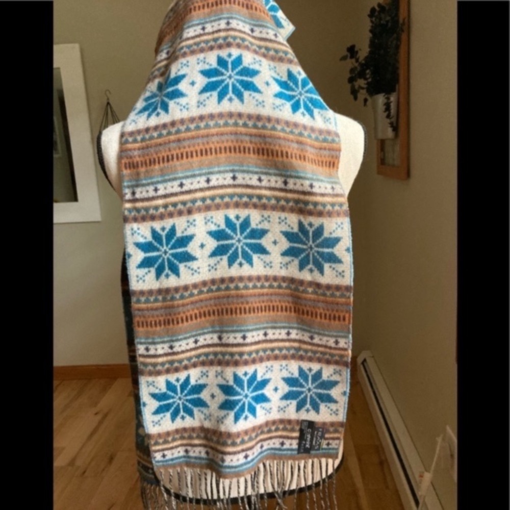 Scarf - Picture 4 of 5